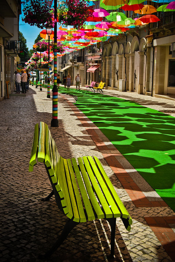 شارع المظلات الملونة Colorful+floating+umbrellas+portugal+%25287%2529