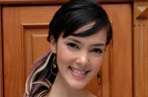 Cathy Sharon Akan Menikah Dalam Waktu Dekat? - SlideGossip