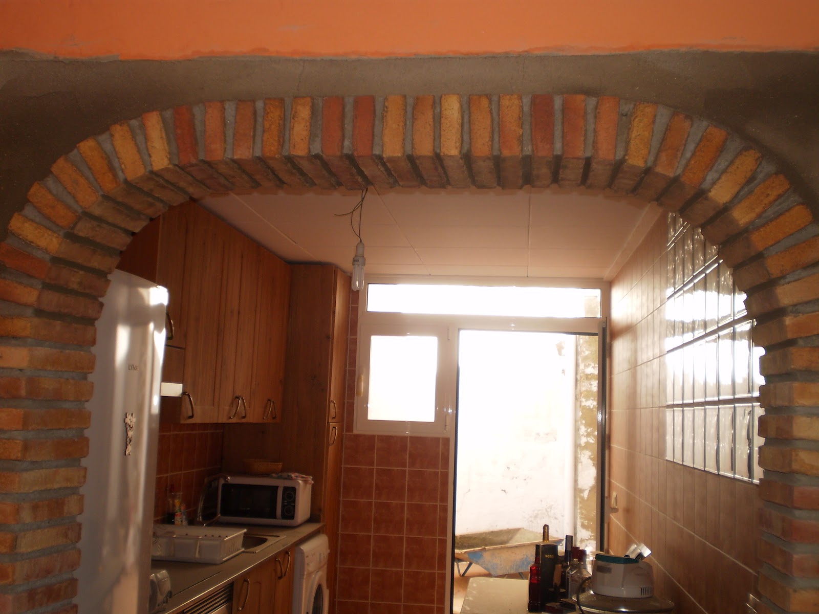 EL BLOG DE LA ELENA. UN BLOG DULCE, DIVERTIDO Y ENTRETENIDO: Construir arco de Ladrillos Casero