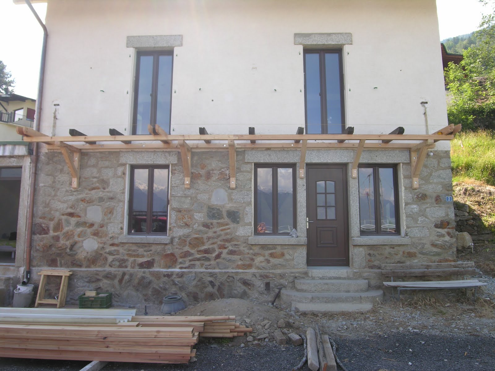 FM BOIS balcon et barrière de terrasse en mélèze FM BOIS balcon et barrière de terrasse en mélèze