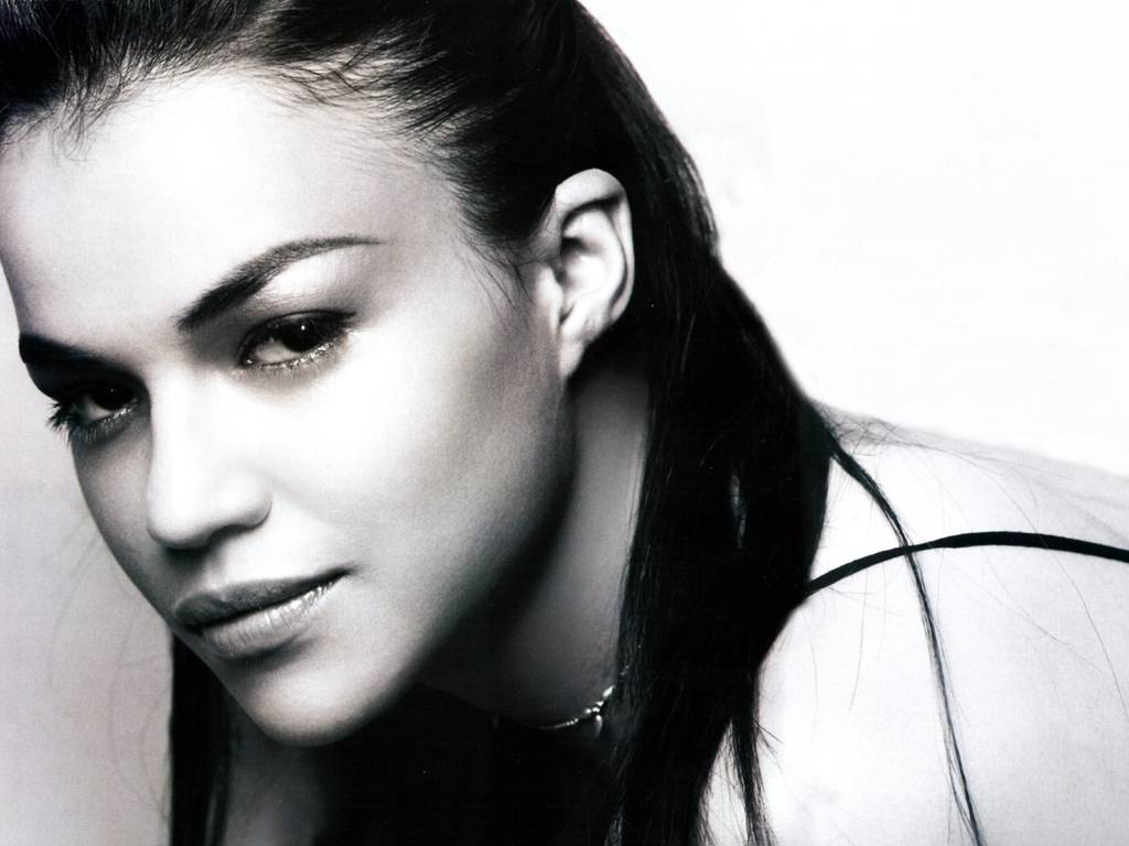 http://1.bp.blogspot.com/-evOiQcP6WKA/TjeYZmHNyYI/AAAAAAAAAkQ/QCSUZSdUtzU/s1600/Michelle-Rodriguez-wallpapers-hd.jpg
