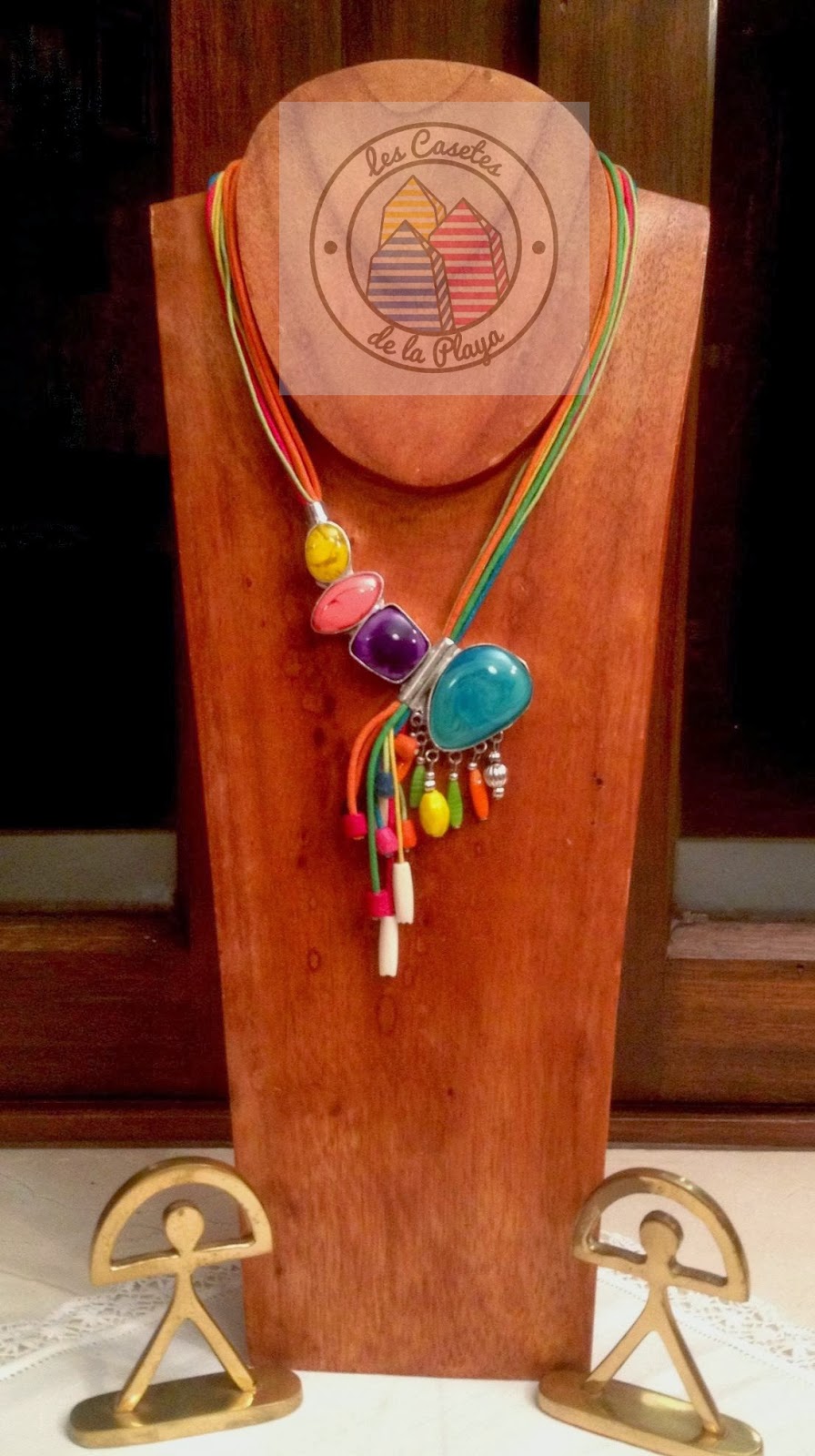 LES CASETES DE LA PLAYA collar nepalí