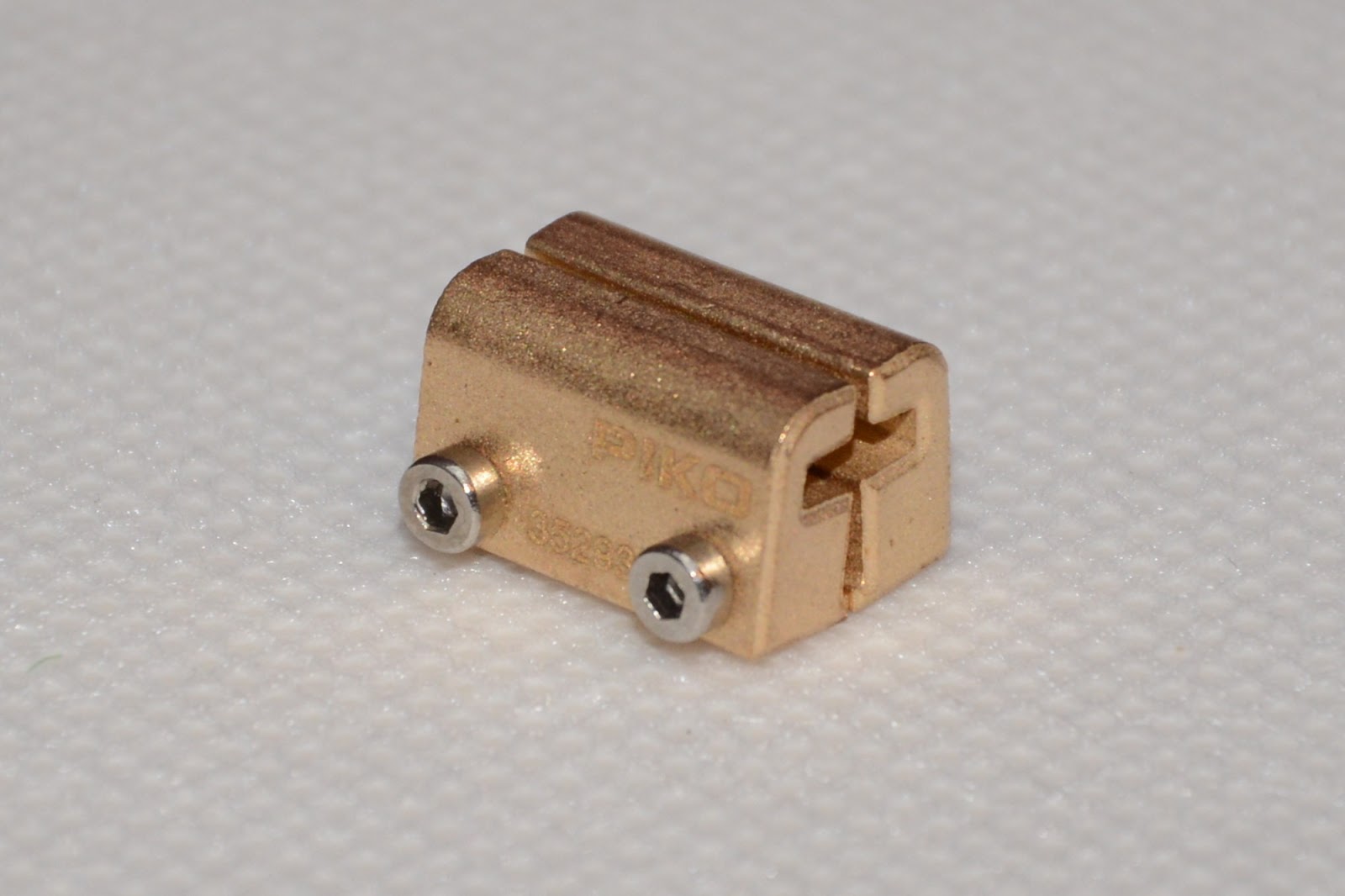 My Miniature Worlds First look at GScale rail clamps