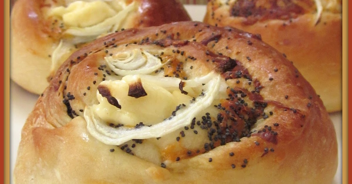 The Canadian Baker Gunn's Cheese Onion Buns