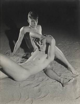 TWO%2BBOYS%2BON%2BA%2BBEACH%2B1942.jpg