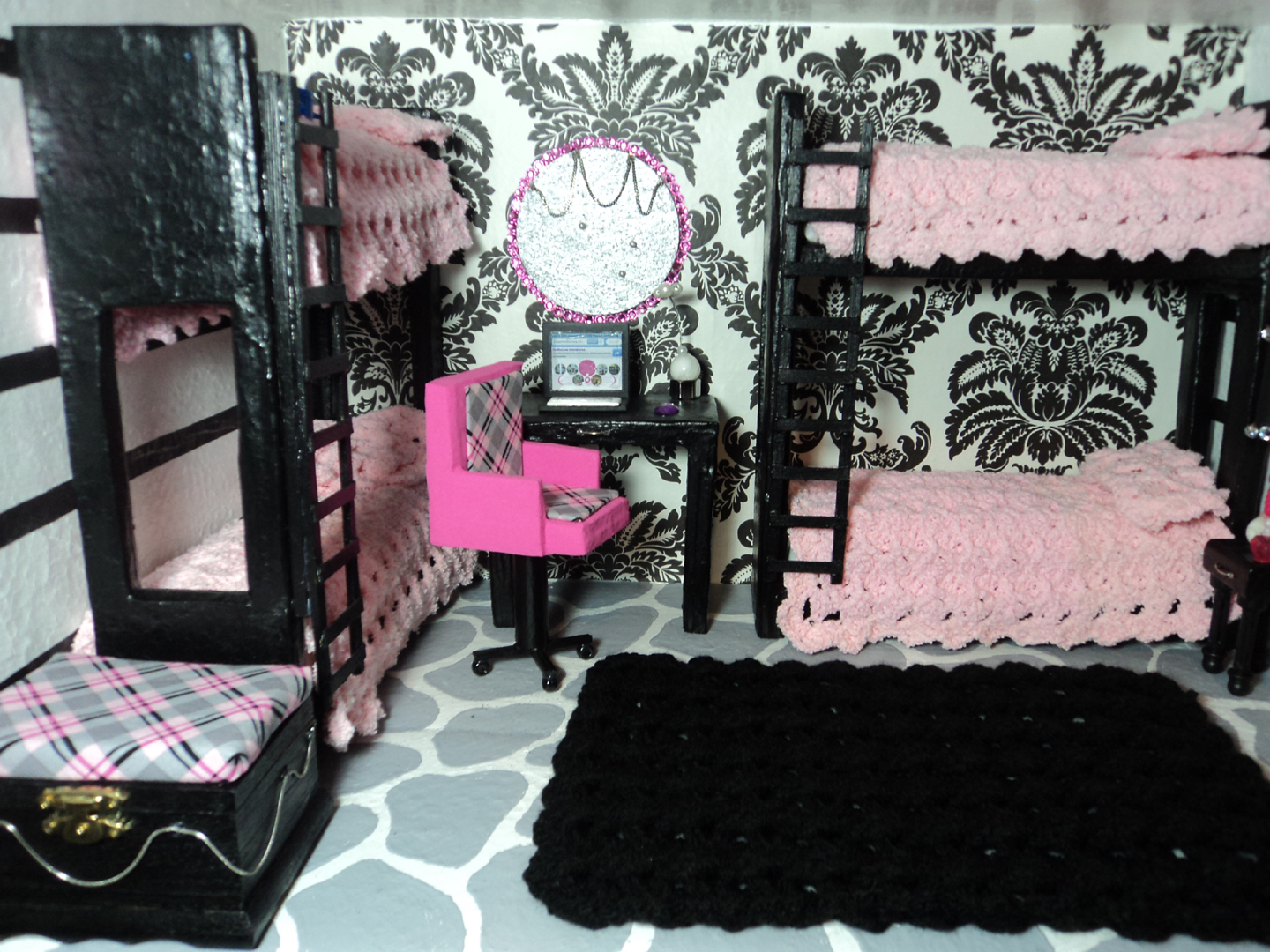 Lola's Mini Homes How to Make a Doll Bunk Bed with Cardboard & Paper Mache