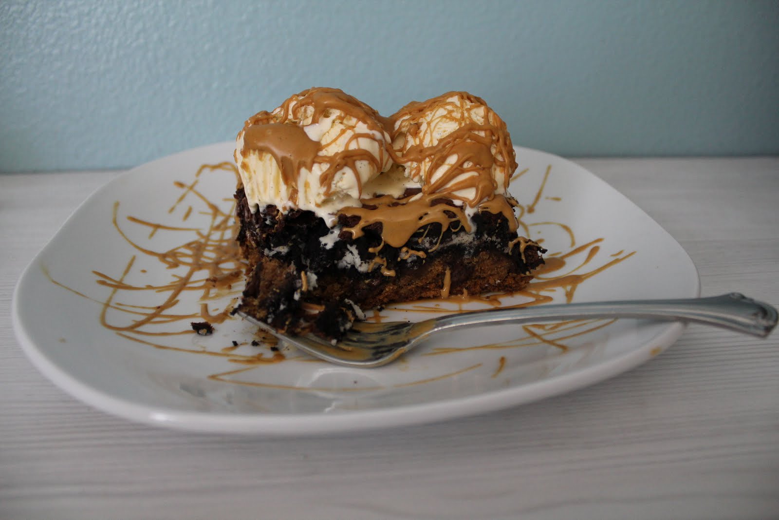 The Johnsons Brownie,Oreo and Cookie Bar
