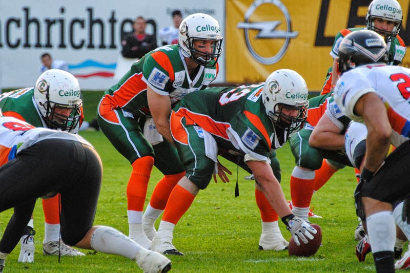 FOOTBALL WALLPAPERS AND PICS: college football games