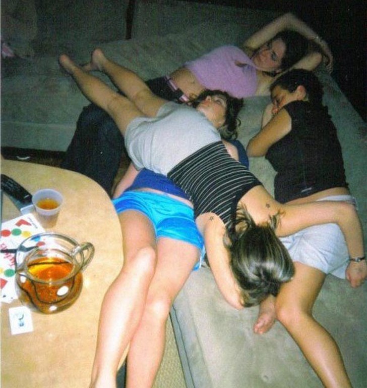 Очень пьяные девки 