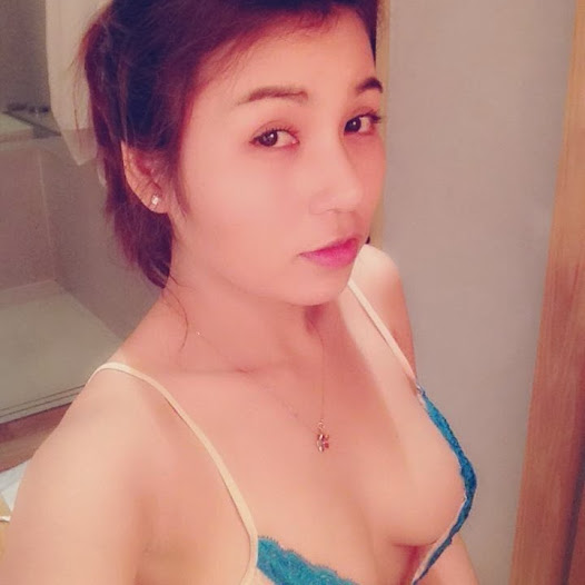 Ảnh nóng khoe ngực anh nong khoe nguc