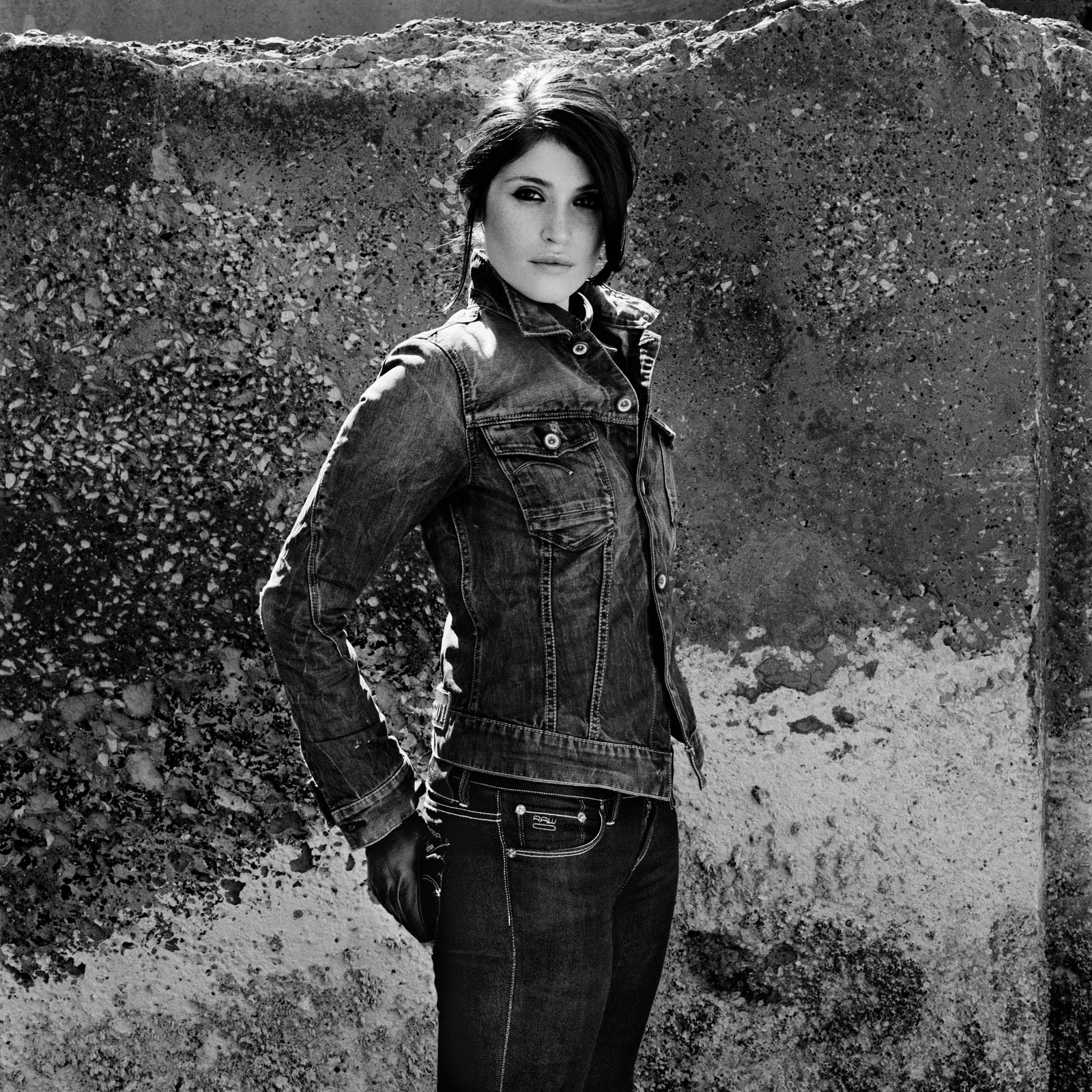 A Star'S Fall: The Gemma Wren Leak Story - d0m9myq