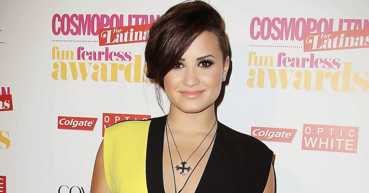 COSMOPOLITAN FOR LATINAS DEMI LOVATO BASH