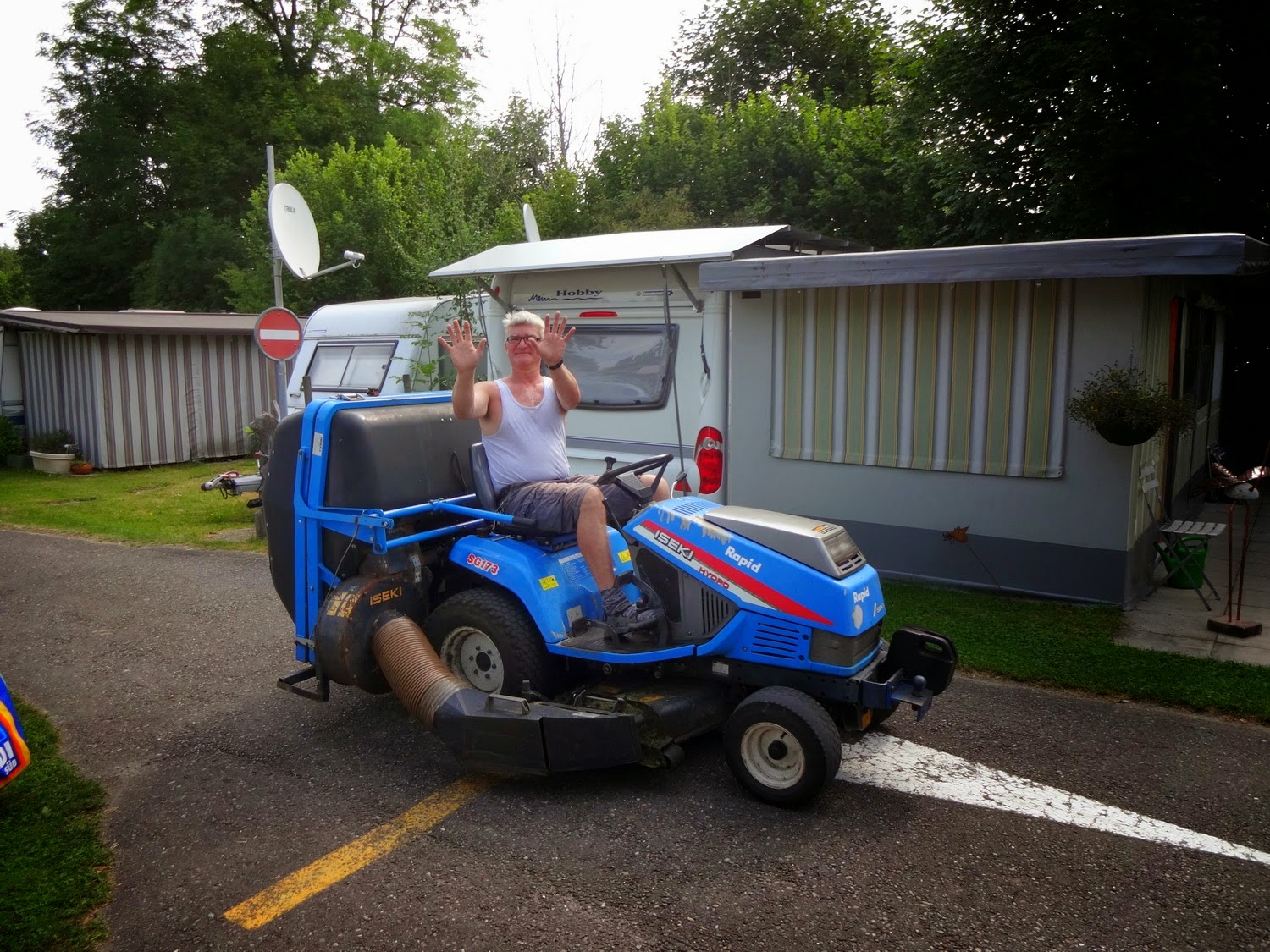 Camping Fischerhus Der Platzwart feiert heute Geburtstag