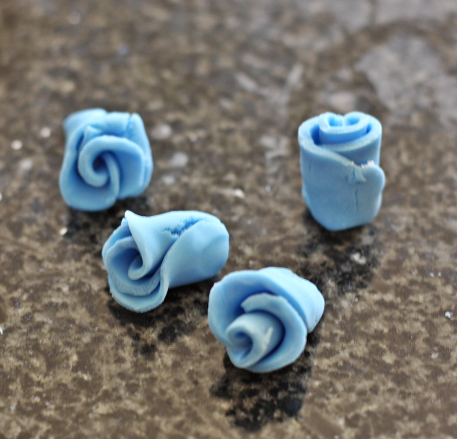 Versatile Vegetarian Kitchen Easy Fondant Roses