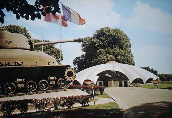 Sainte-Mère-Église - Musée Airborne - Airborne Museum  Architecte: François Carpentier   Construction 1962-64
