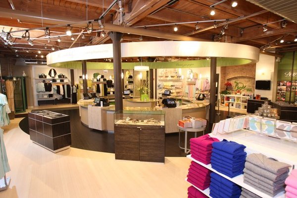 Oprah Store - Toko Oprah di Chicago, AS. Foto: Jamie G. - Chicago News Report Oprah Store - Toko Oprah di Chicago, AS. Foto: Jamie G. - Chicago News Report