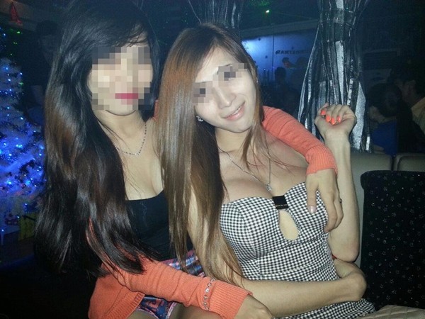 Tin sốc: gái đẹp khoe ngực trên Facebook là dân đồng tính tin soc: gai dep khoe nguc tren facebook la dan dong tinh