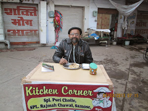 Early morning breakfast at "KITCHEN CORNER" near Golden Temple Complex.