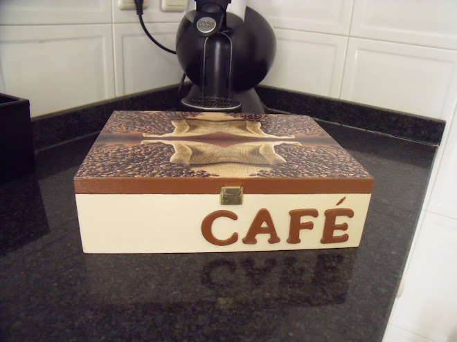 caixa de café pintura e técnica do guardanapo