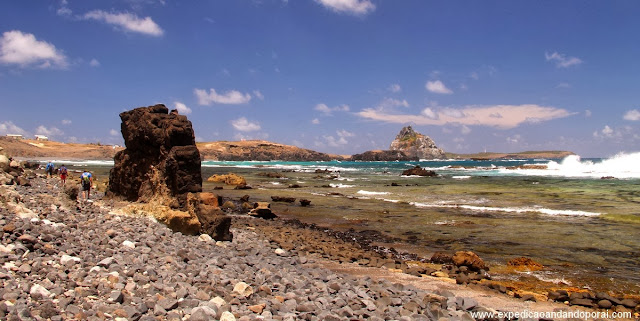 Seguindo para Praia da Caieira na trilha do Atalaia Longa