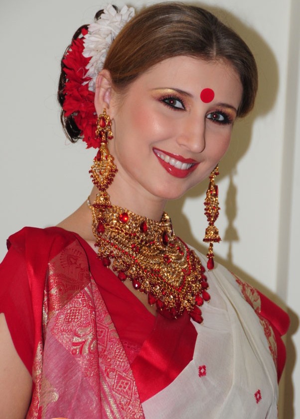 Claudia Ciesla Saree