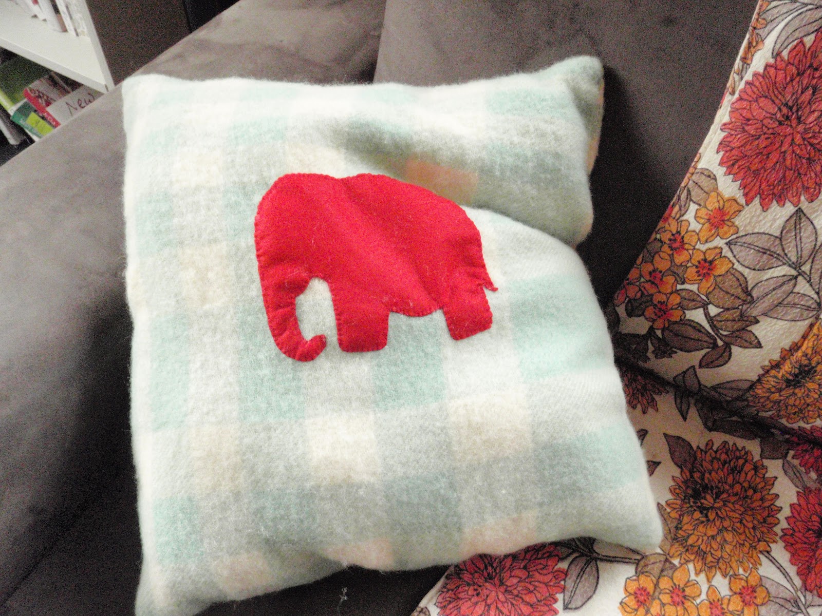 sewlogic DIY upcycle wool blanket cushion