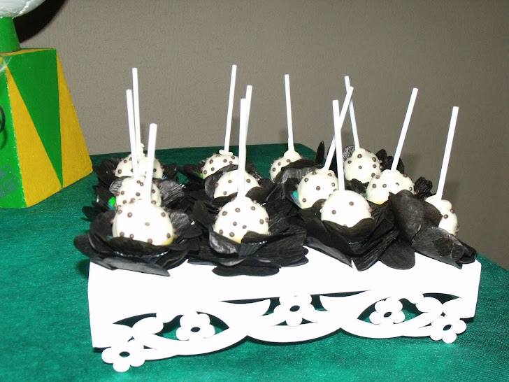 Cakepops para tema futebol!