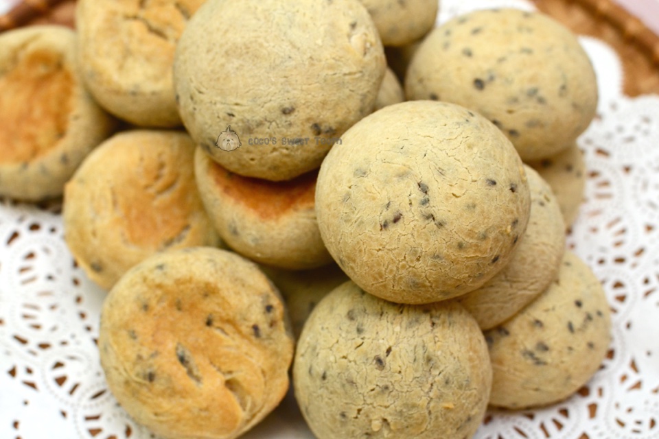 Coco's Sweet Tooth...The Furry Bakers Korean Mochi Bread