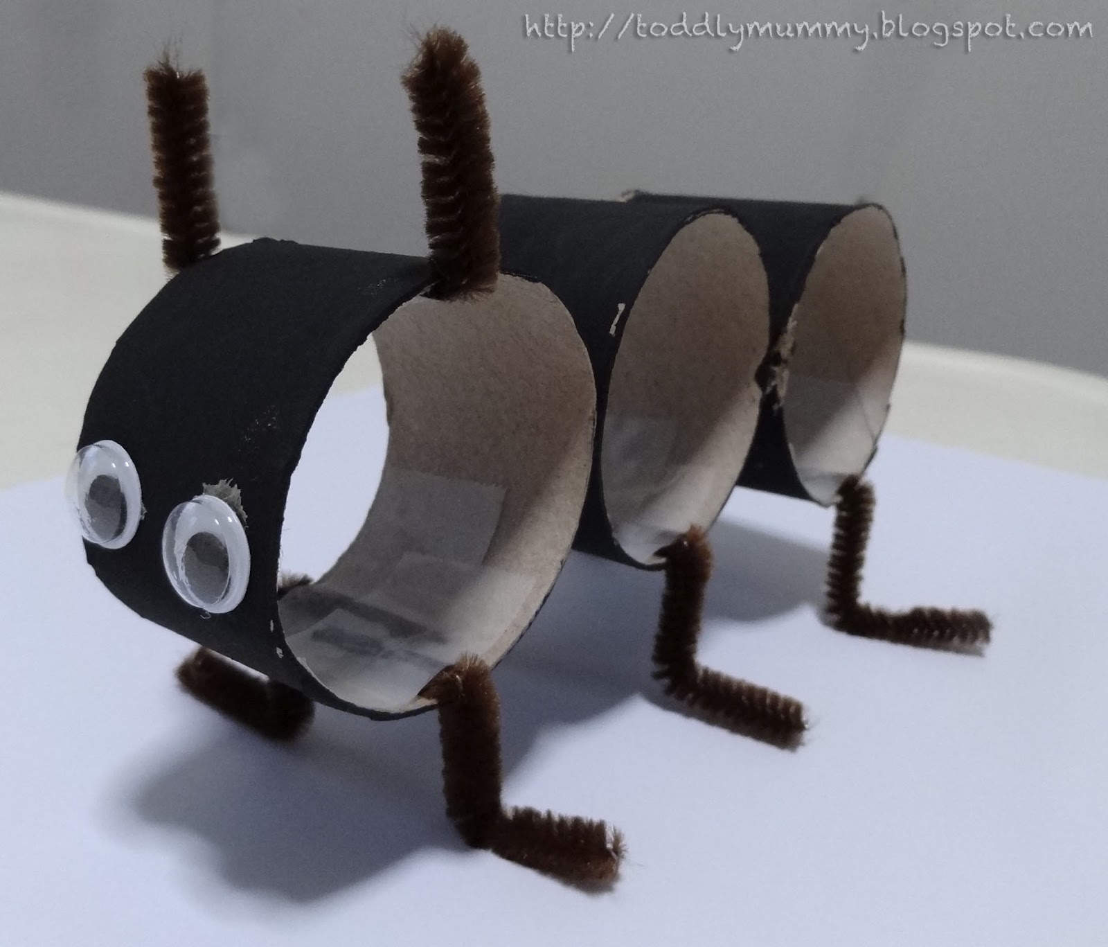 Singapore Family Blog Toddly Mummy Craft Fun Toilet Paper Roll Ant