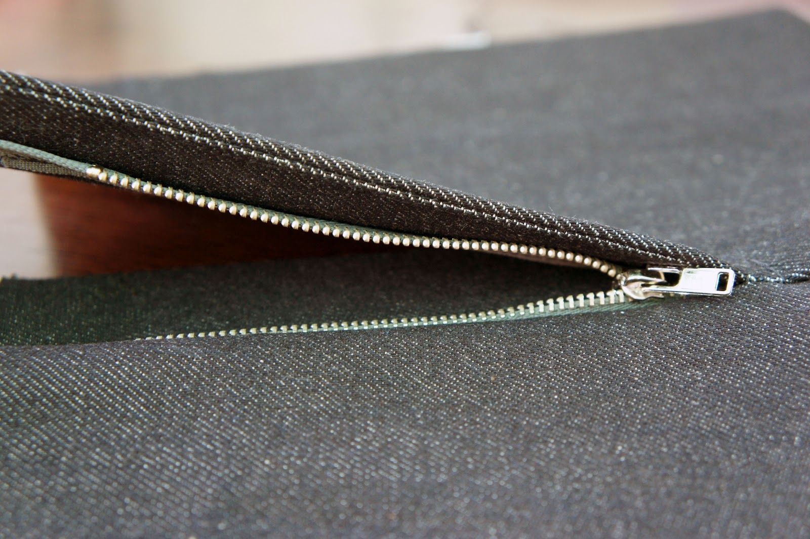 The Papercut Collective How to sew a Fly Front Zipper