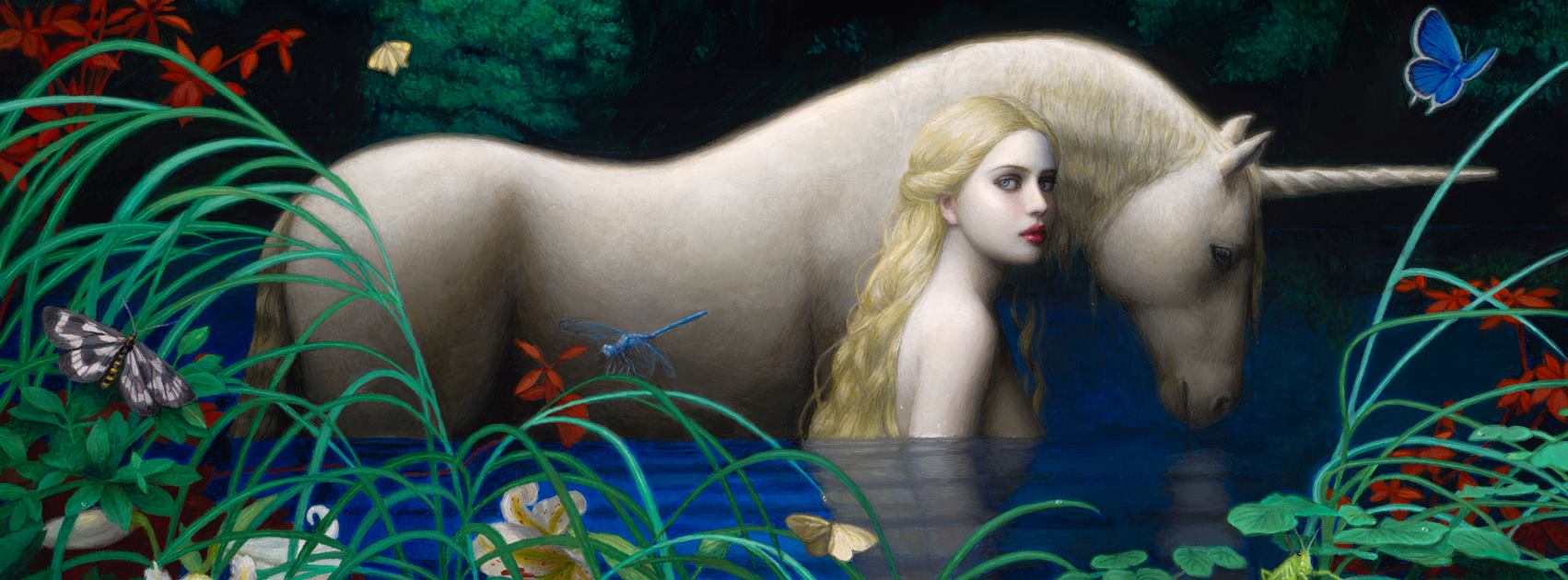 Chie Kaneko моется в душе и ласкает волосатую дыру