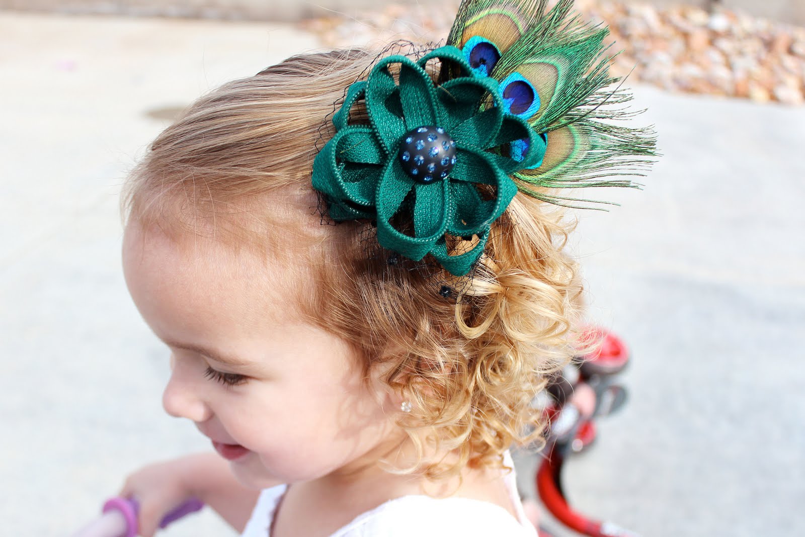 Garage Sales R Us Zipper Bow Tutorial Part Two Peacock Feather Zipper Bow