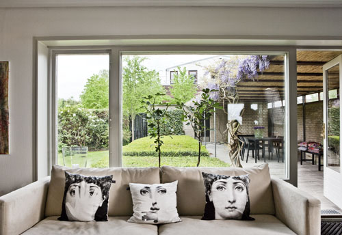 COSAS DE PALMICHULA: UNA CASA CON UN EXTERIOR INTEGRADO EN LA DECORACIÓN