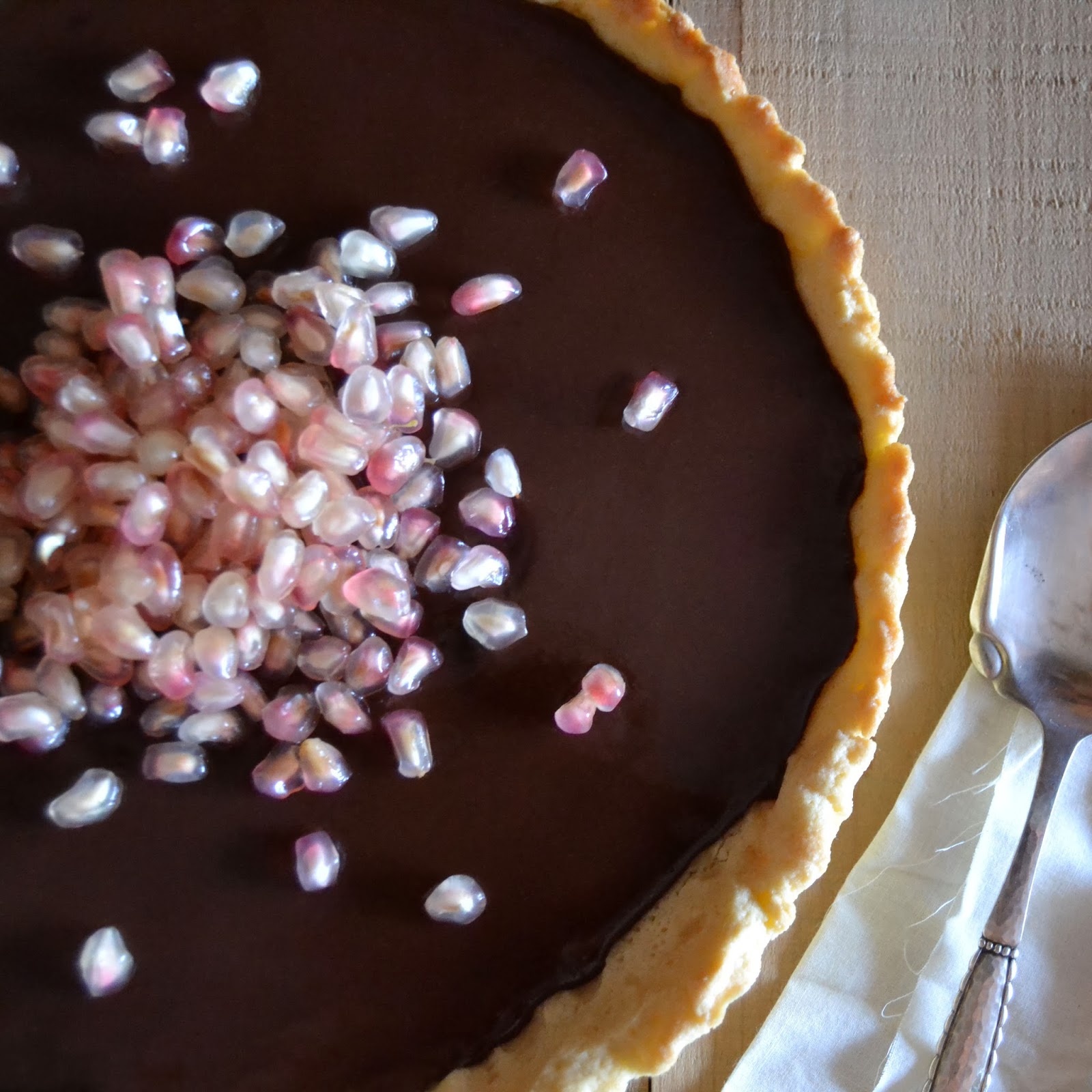 Contigo en la playa! TARTA RUSTICA DE CHOCOLATE Y GRANADA