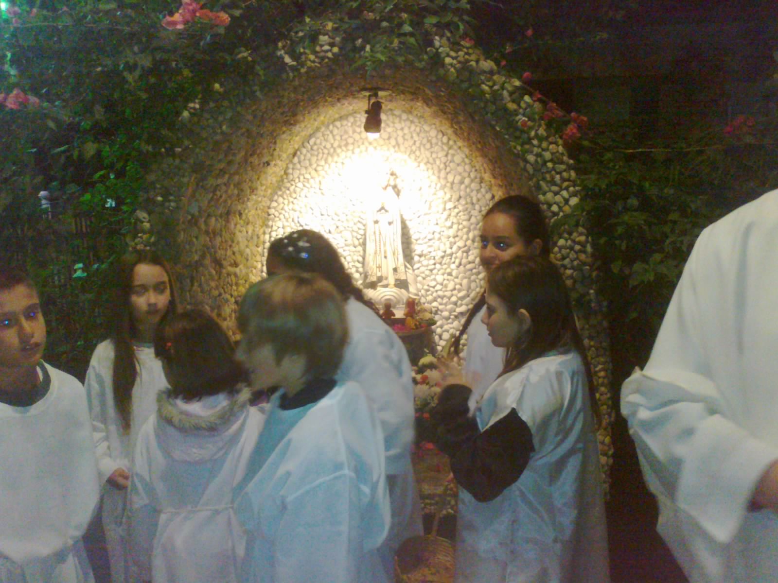 Paróquia Nossa Senhora Aparecida: Missa na gruta de Nossa Senhora de Fátima