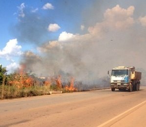 PRF alerta motoristas de Rondônia sobre os riscos de fogo nas estradas