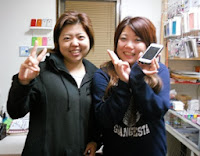 双子のようなアイフォン５ガラス画面修理ご来店の千葉県松戸市のご姉妹