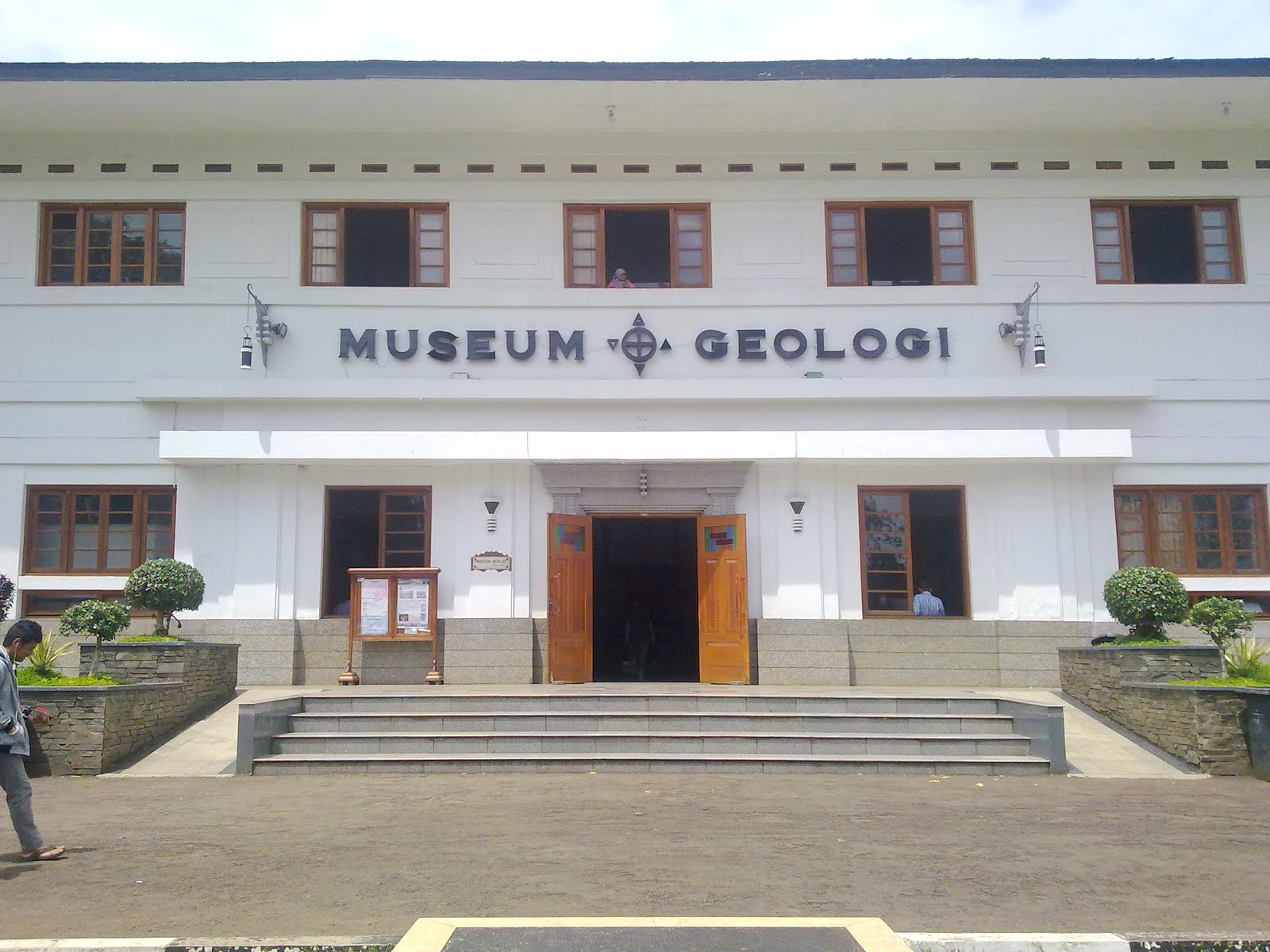 Museum Geologi Bandung, Wisata Sejarah dan Pendidikan | Pariwisata