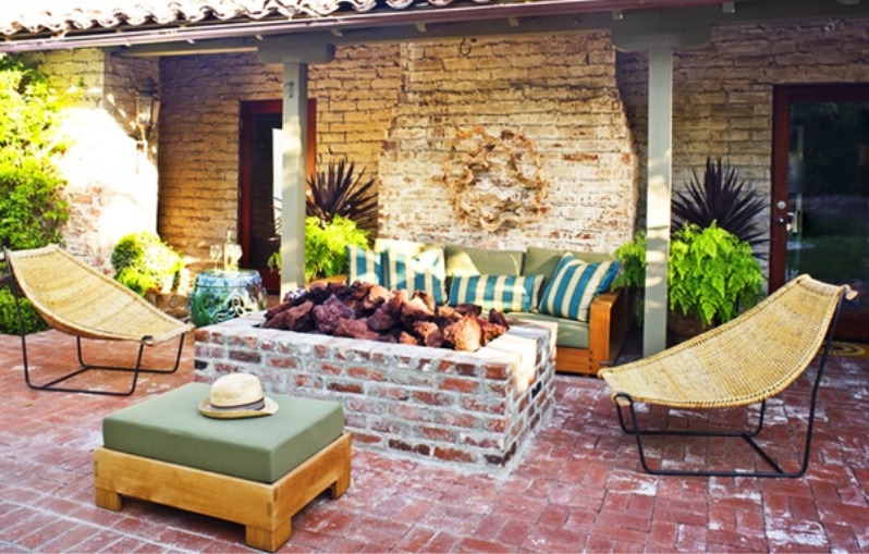 ciao! newport beach a backyard fire pit