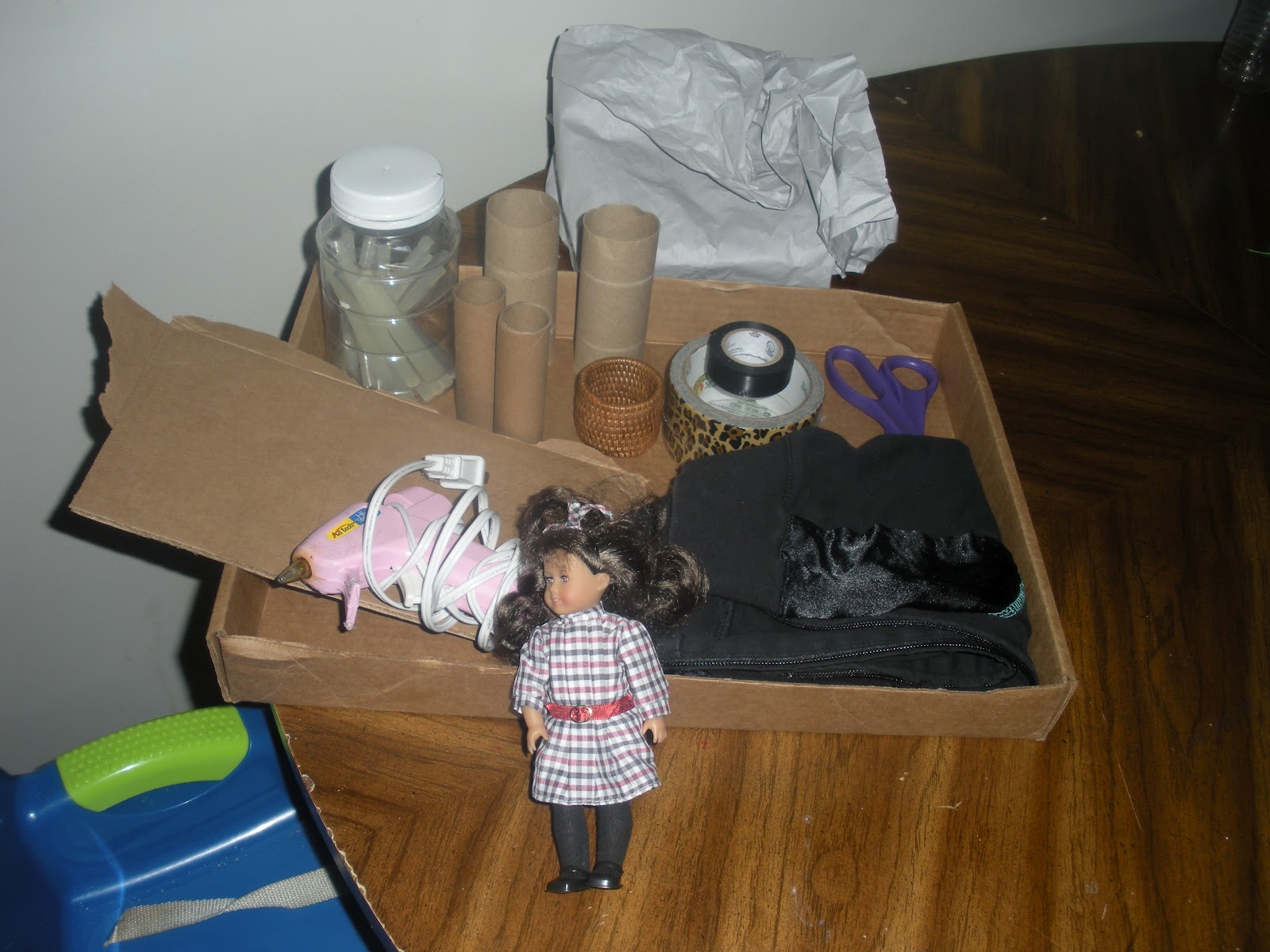 MissKristi'sCraft,Teaching&DollBlog How to Make a Table and Chair Set