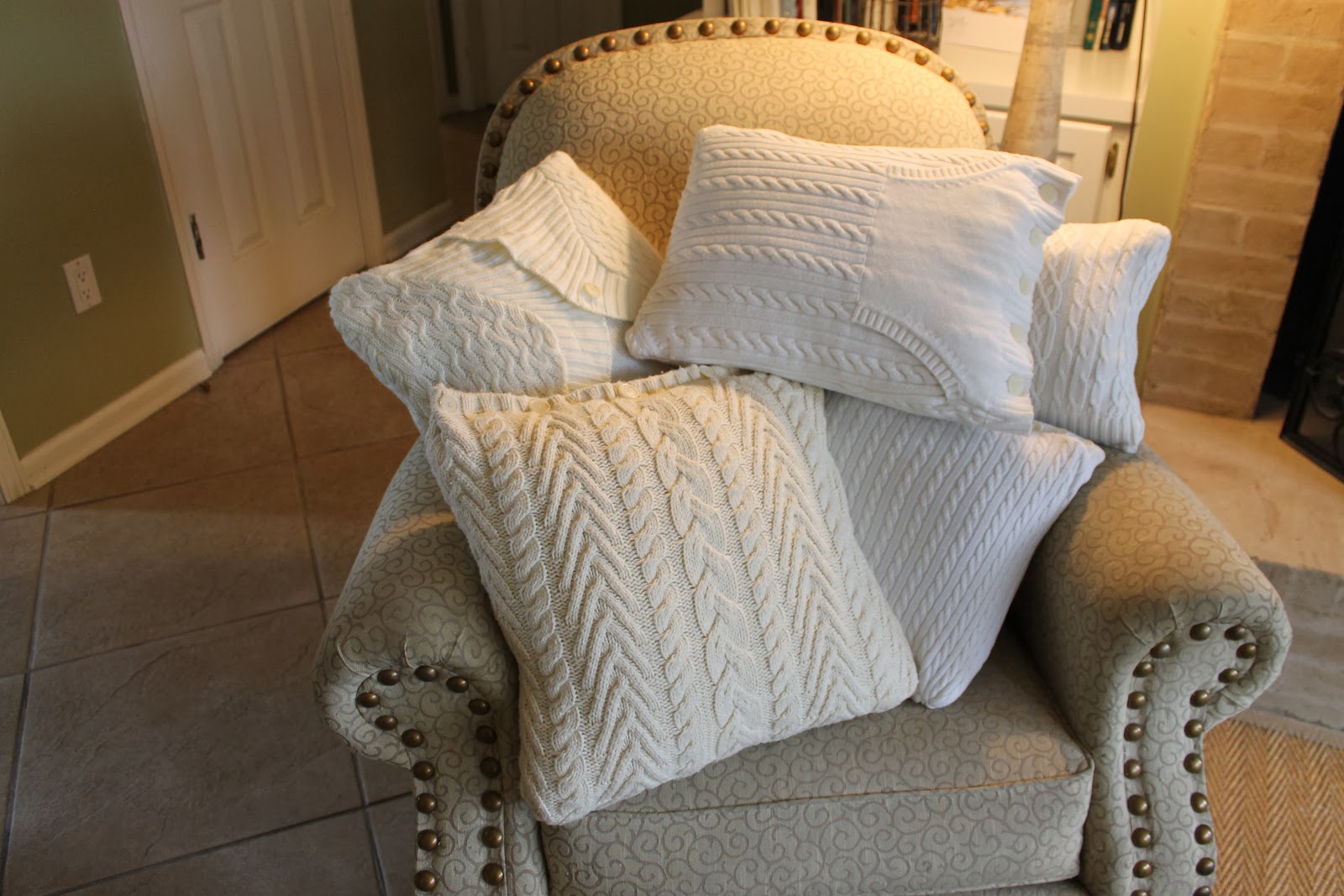 Make A Sweater Pillow In 30 Minutes Miss Kopy Kat