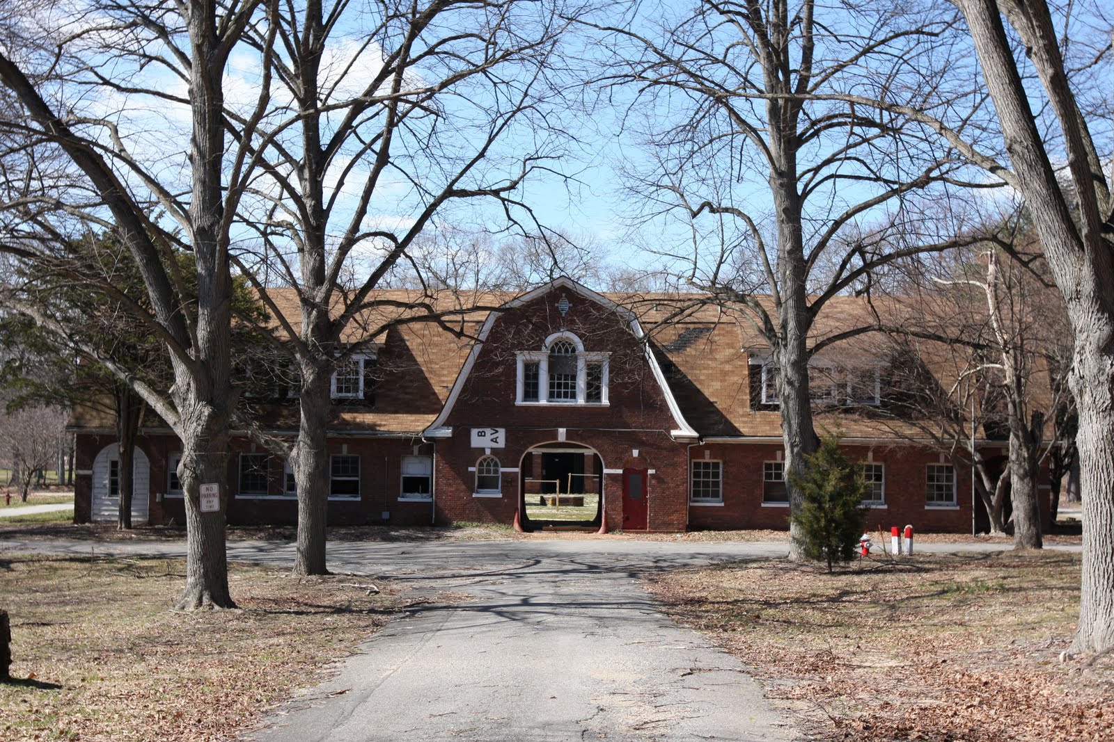 Old Long Island 'Broad Hollow House' Barn