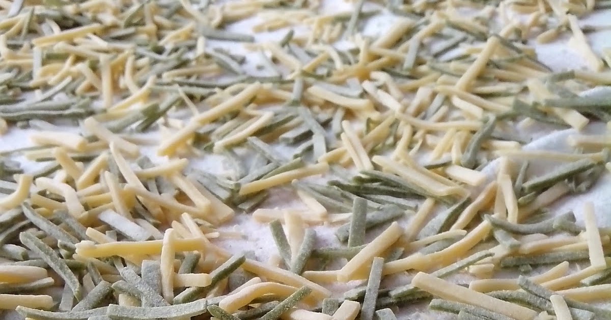 YEŞİL RENKLİ EV MAKARNASI ALIR MIYDINIZ?