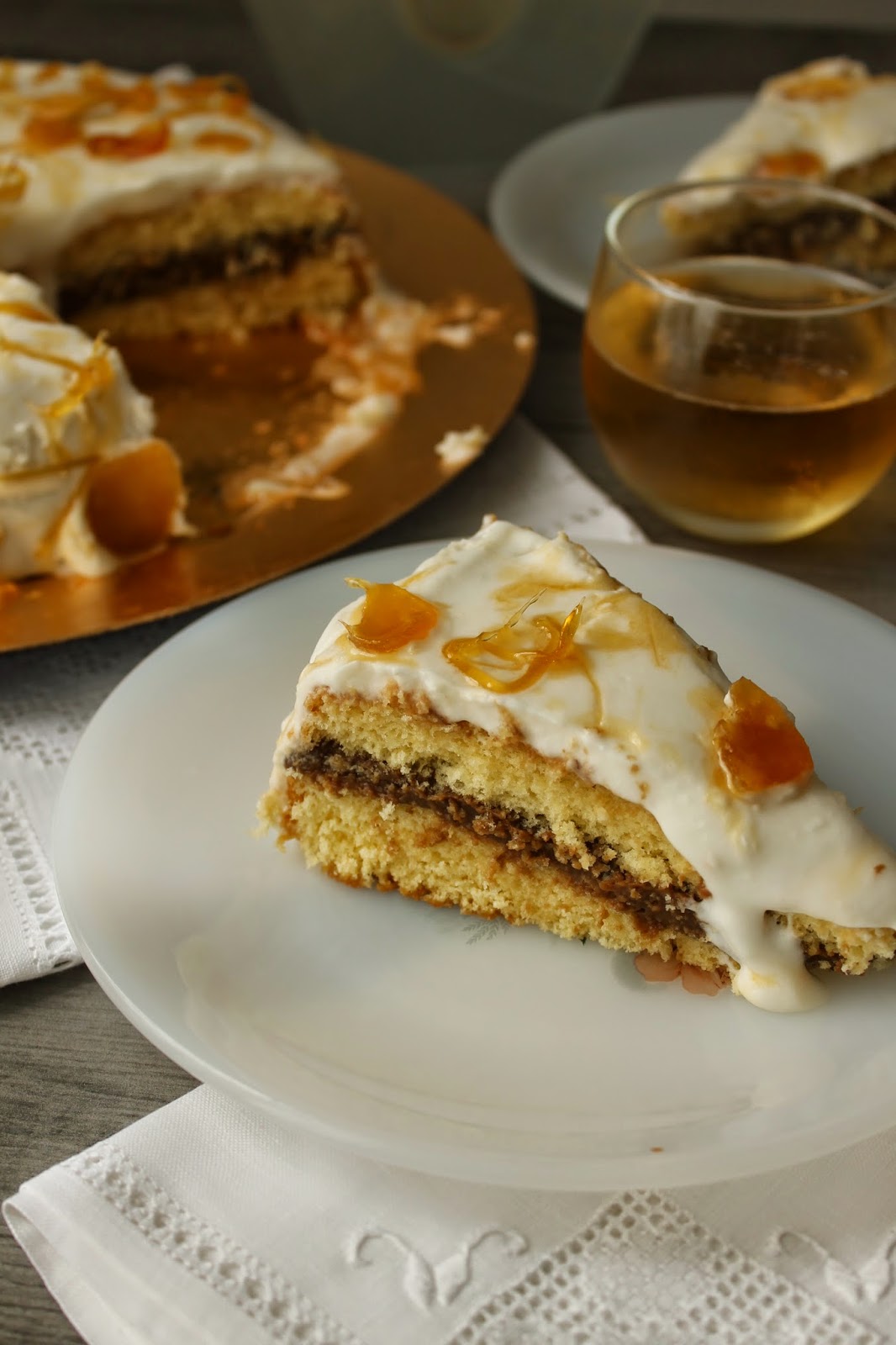 Il pan di spagna a caldo di Igino Massari e la Torta con cremoso di liquirizia, glassa alla birra e schizzi di caramello