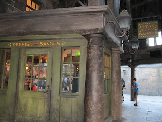 Wizarding World of Harry Potter Dervish and Banges