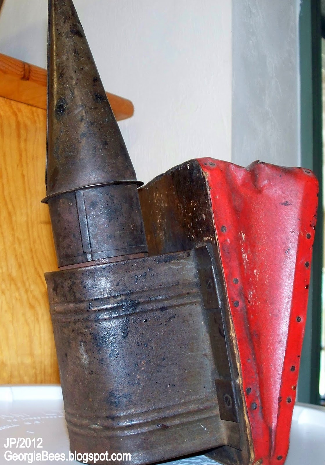 BEEKEEPING Beekeeper Honey Bees Pollen Wax Candle Propolis Queen Nuc BeeHive Pollination John