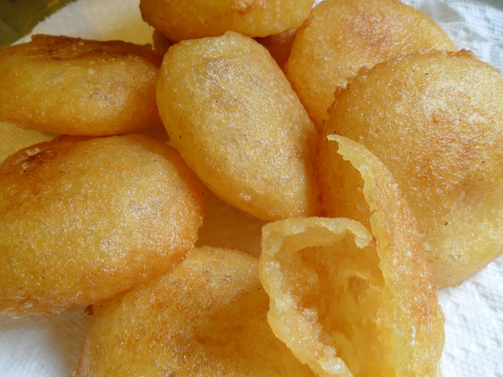Vietnamese Soul Food Deep fried Sticky Rice Balls Xoi Chien Phong