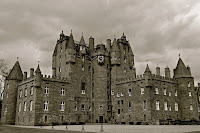  The devil plays cards at Glamis Castle