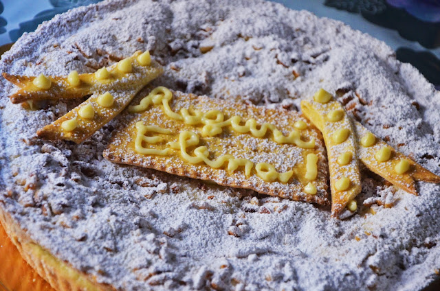 Torta della nonna crema e pinoli