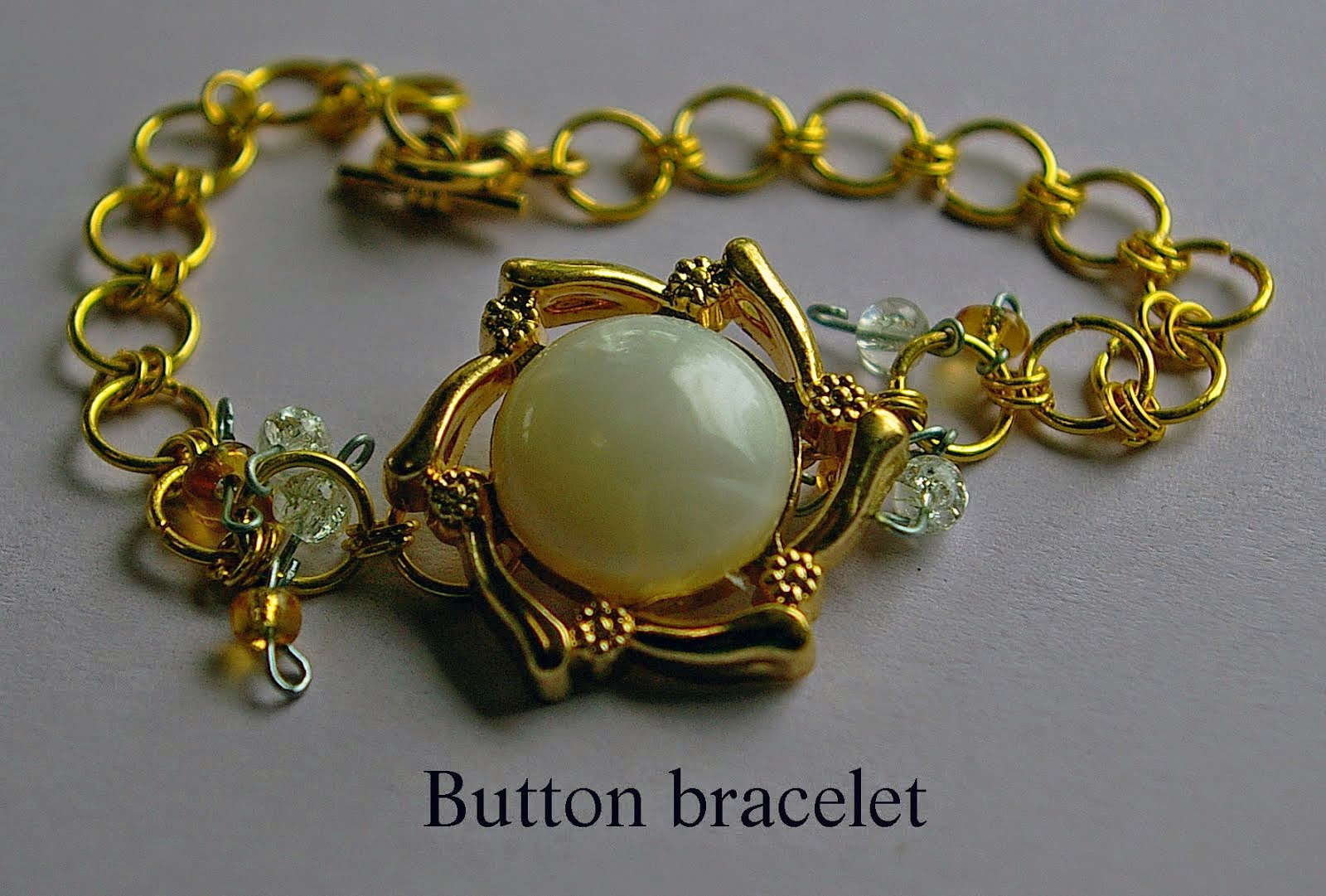 Button bracelet